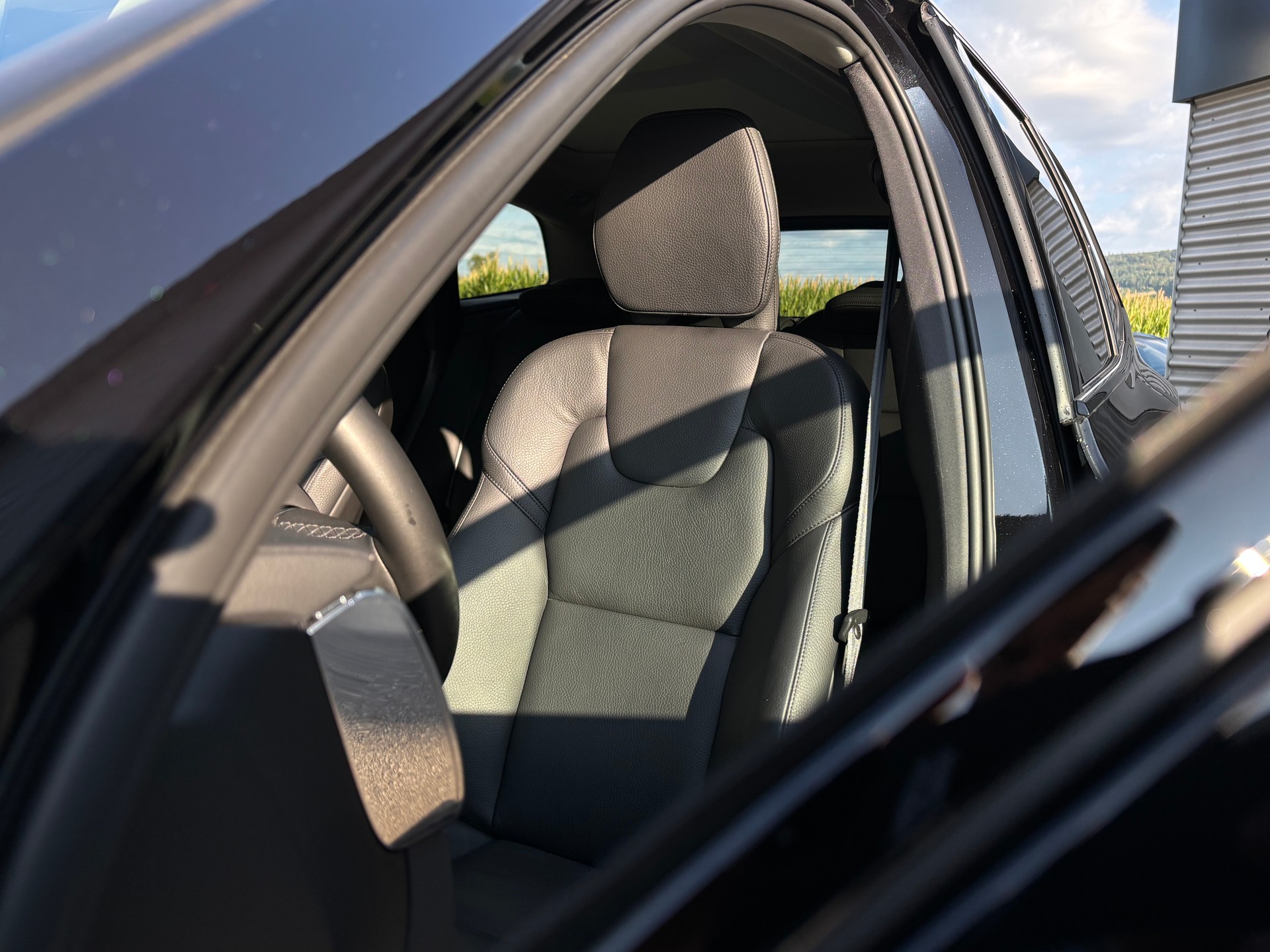 VOLVO XC60 2.0 T6 TE Xcentric eAWD-image-4