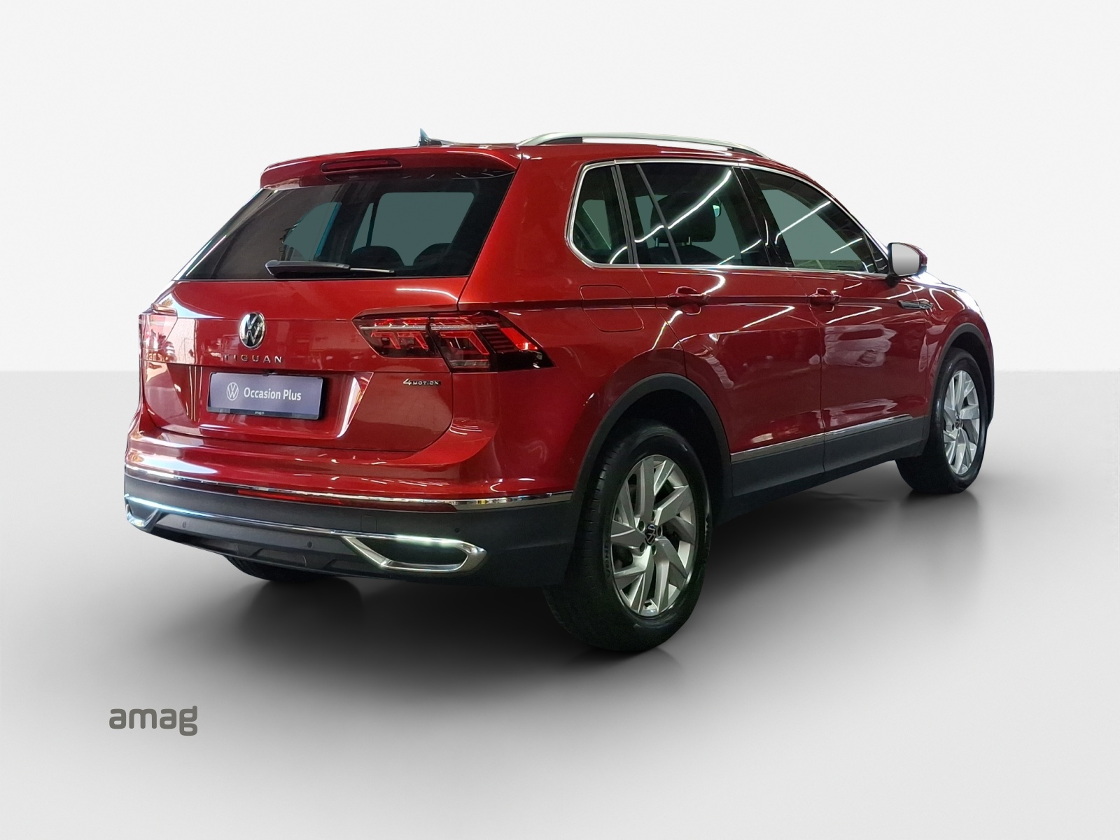 VW Tiguan 2.0TSI Elegance 4Motion DSG-image-4
