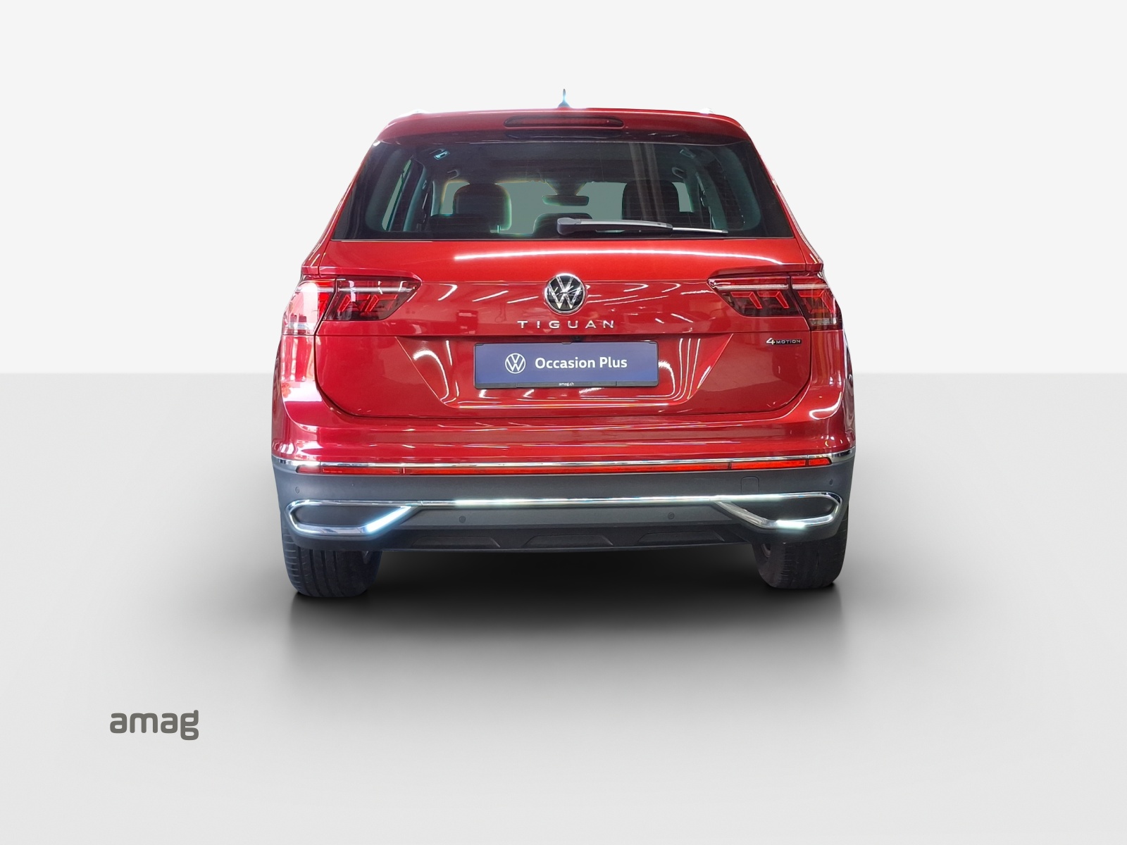 VW Tiguan 2.0TSI Elegance 4Motion DSG-image-3