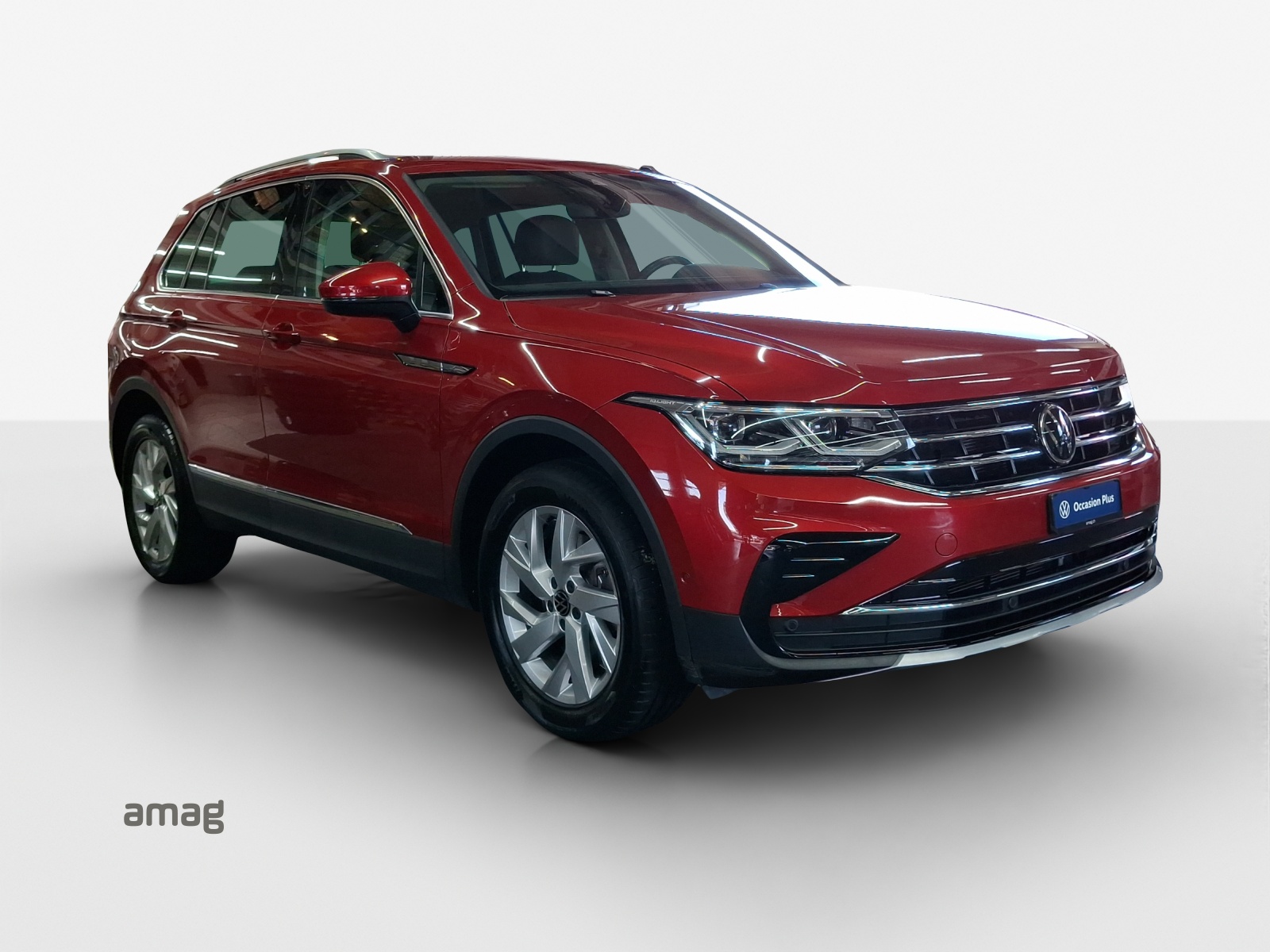 VW Tiguan 2.0TSI Elegance 4Motion DSG-image-5