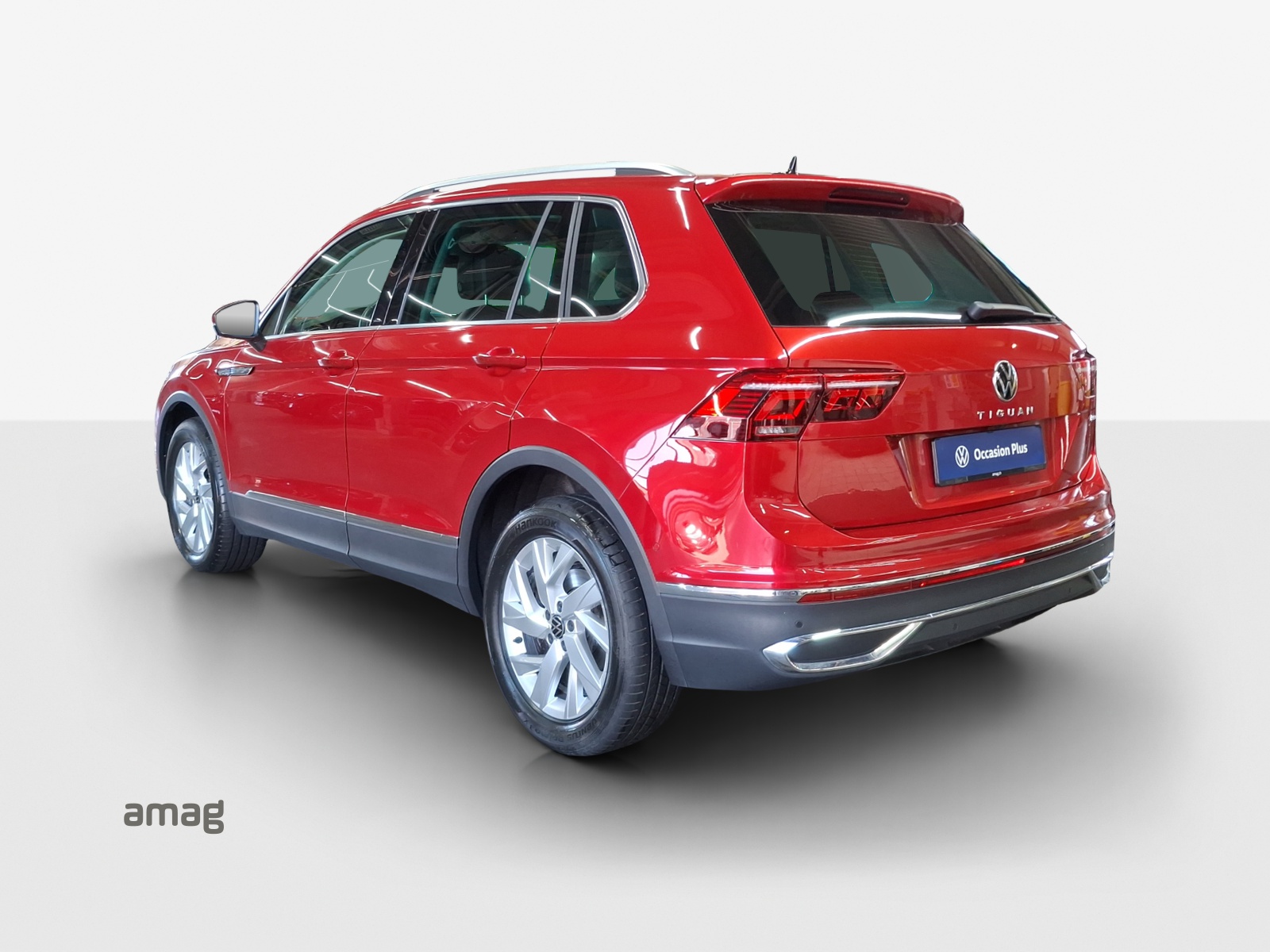 VW Tiguan 2.0TSI Elegance 4Motion DSG-image-2