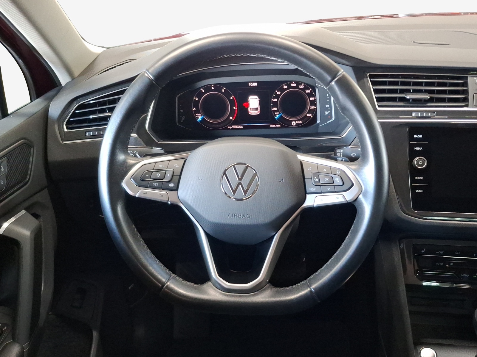VW Tiguan 2.0TSI Elegance 4Motion DSG-image-9
