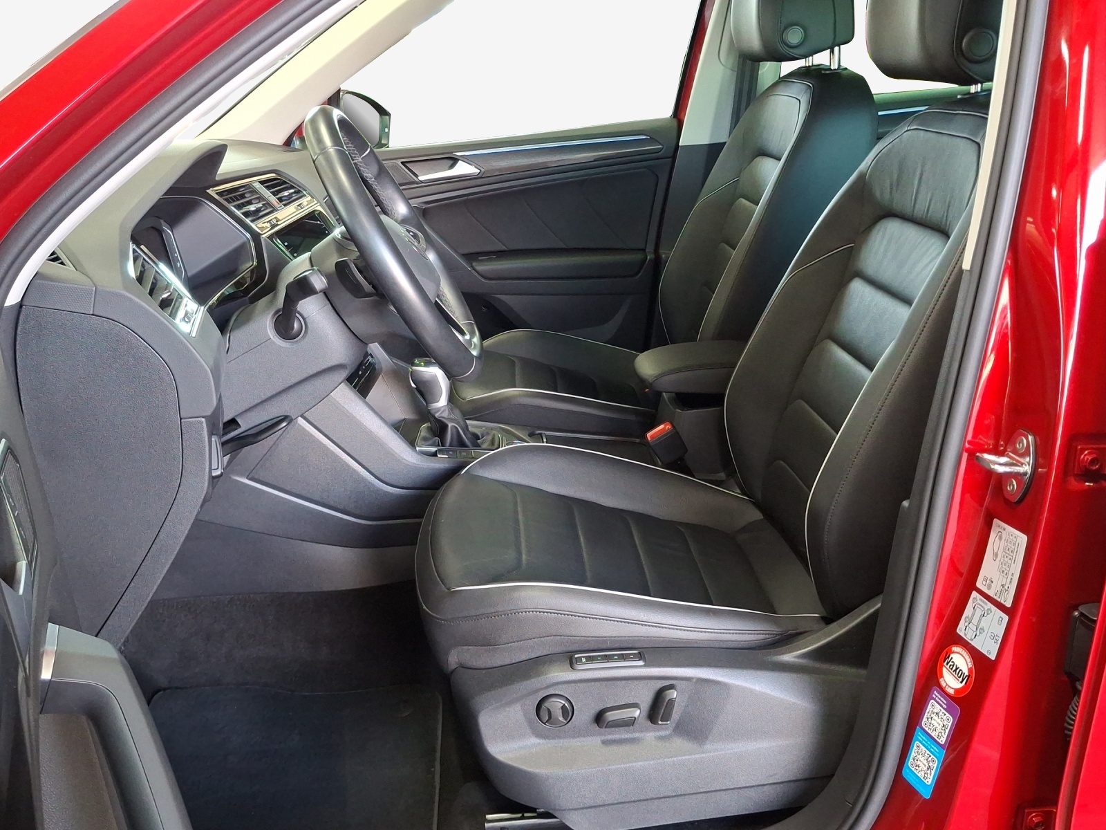 VW Tiguan 2.0TSI Elegance 4Motion DSG-image-7