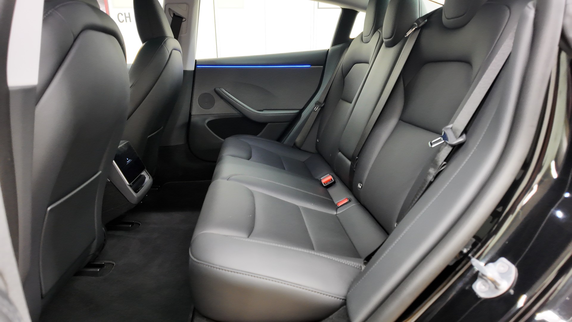 TESLA Model 3 Long Range RWD-image-8