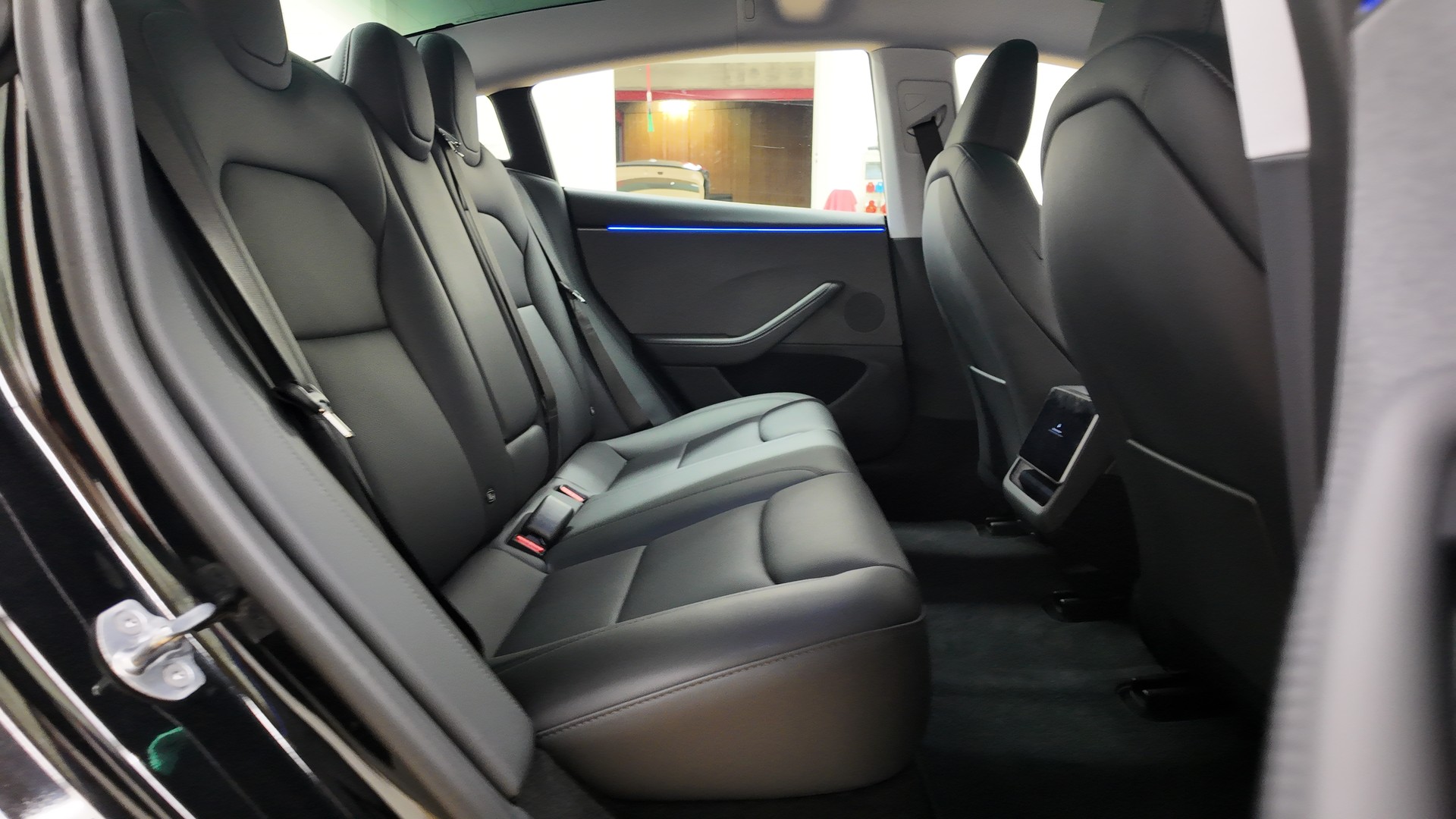 TESLA Model 3 Long Range RWD-image-9