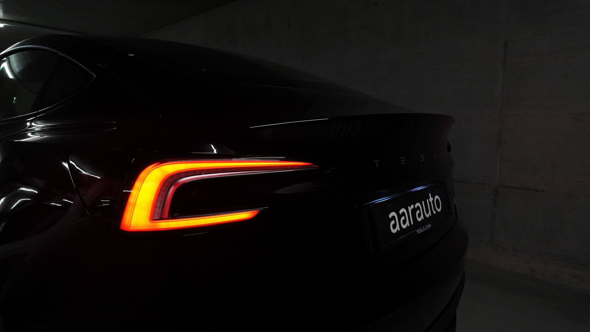 TESLA Model 3 Long Range RWD-image-7