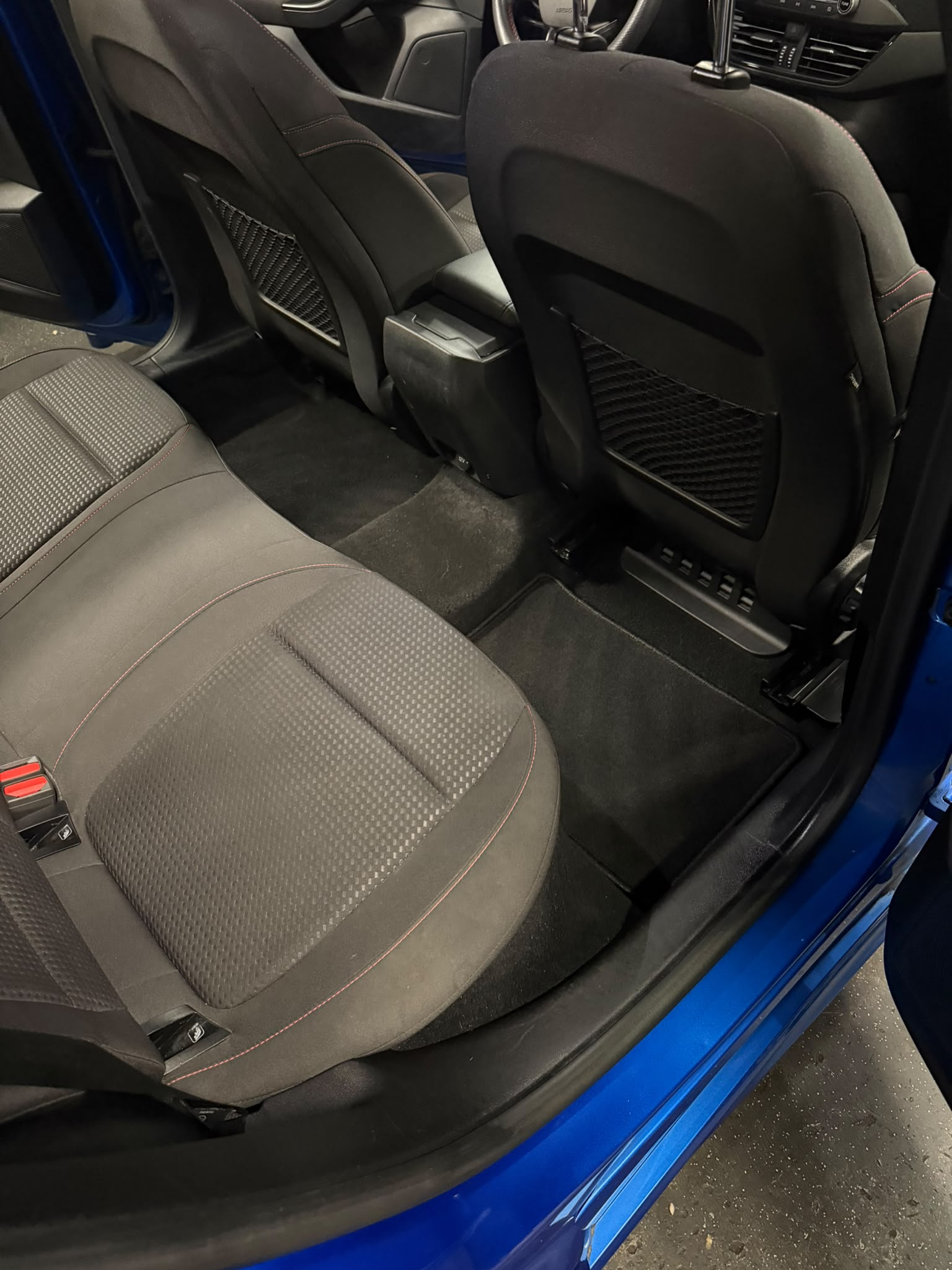 FORD Focus 1.0 SCTi ST Line-image-8