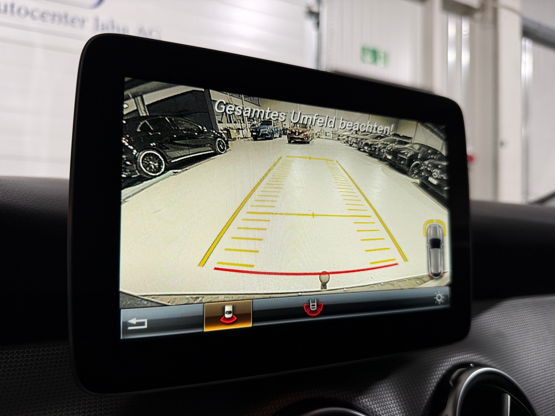 MERCEDES-BENZ GLA 200 Night Star 7G-DCT (CH)-image-8