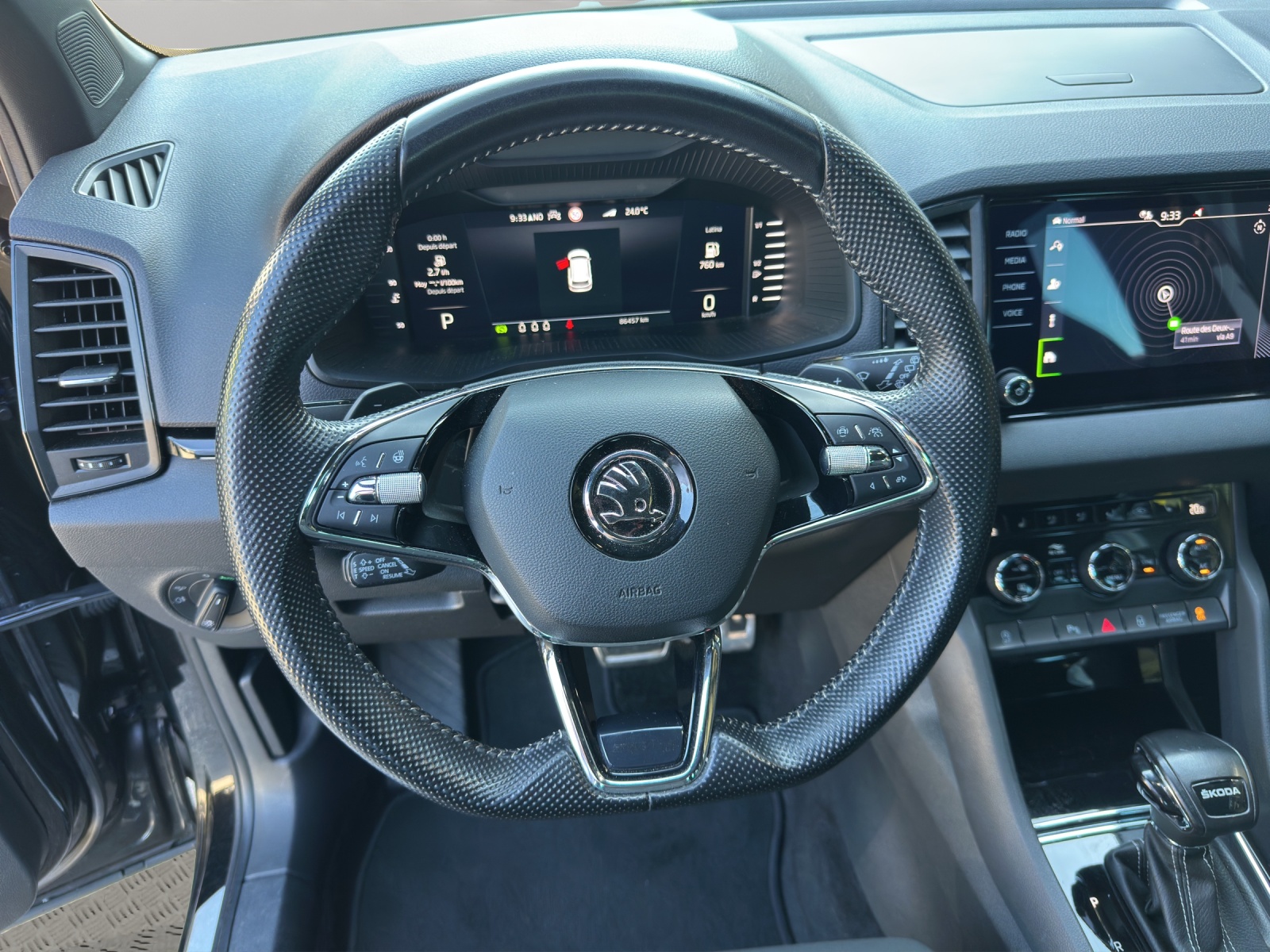 SKODA Karoq 1.5 TSI SportLine DSG-image-9
