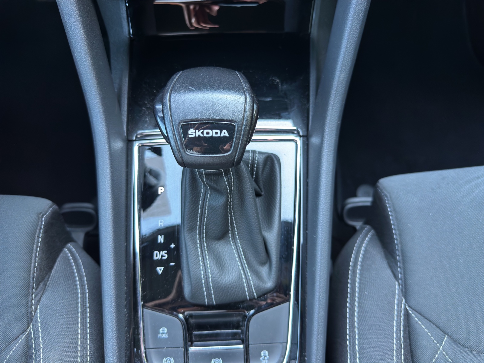 SKODA Karoq 1.5 TSI SportLine DSG-image-10