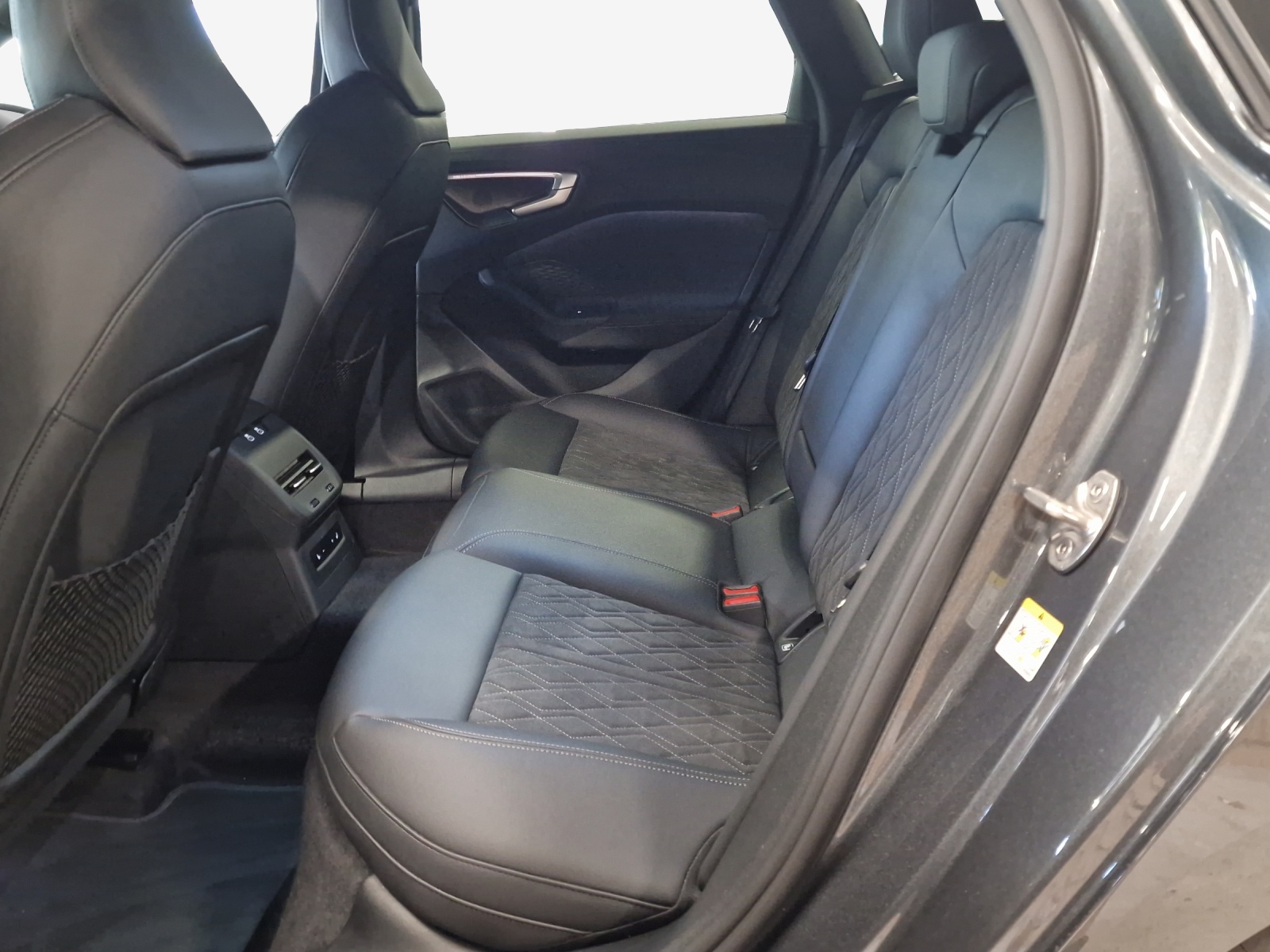 AUDI A5 Avant TDI quattro 150 kW S tronic-image-11