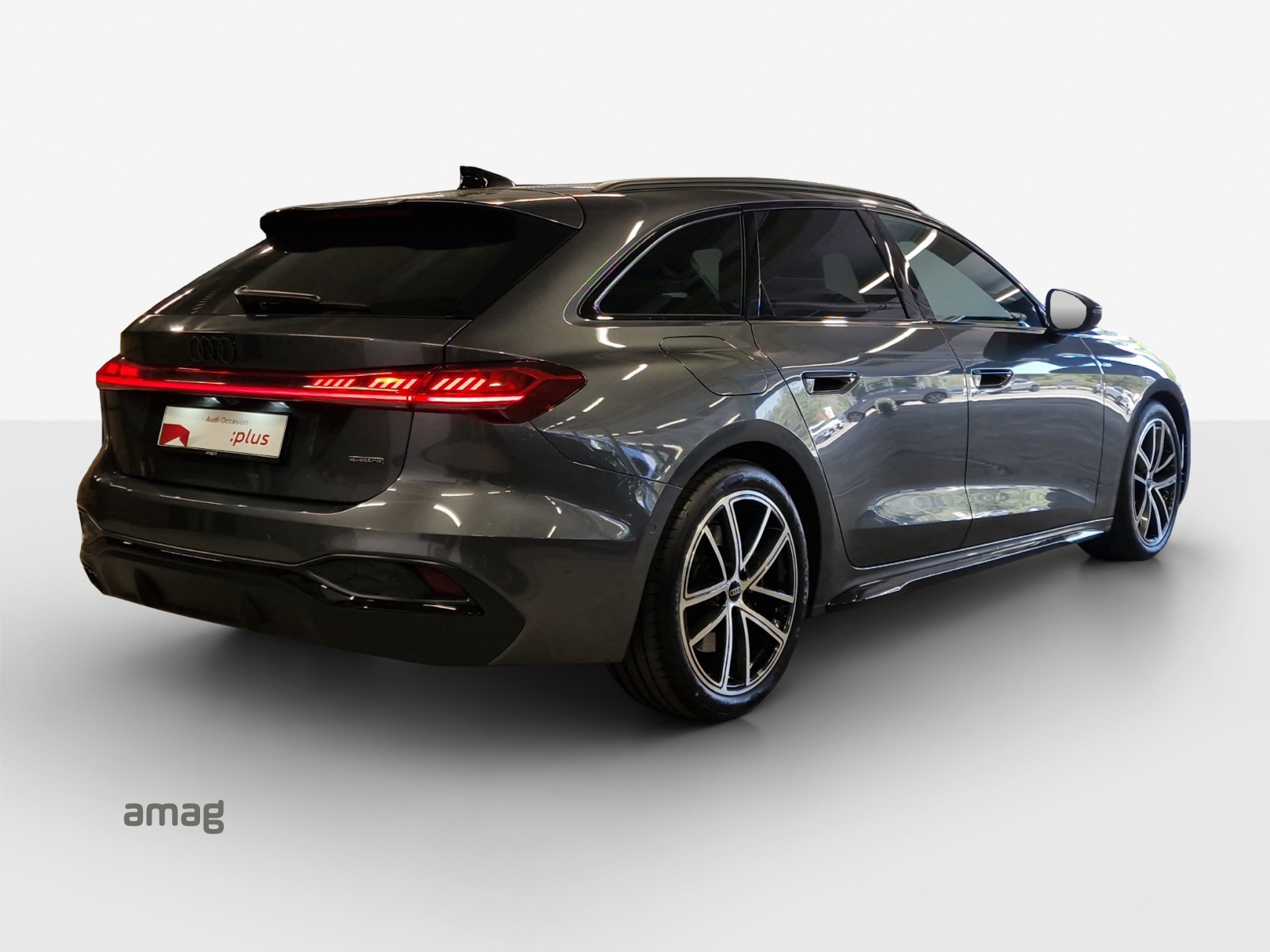 AUDI A5 Avant TDI quattro 150 kW S tronic-image-4