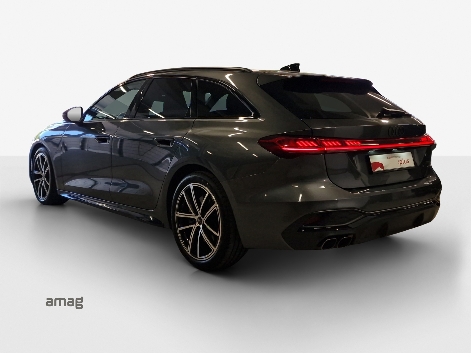 AUDI A5 Avant TDI quattro 150 kW S tronic-image-2