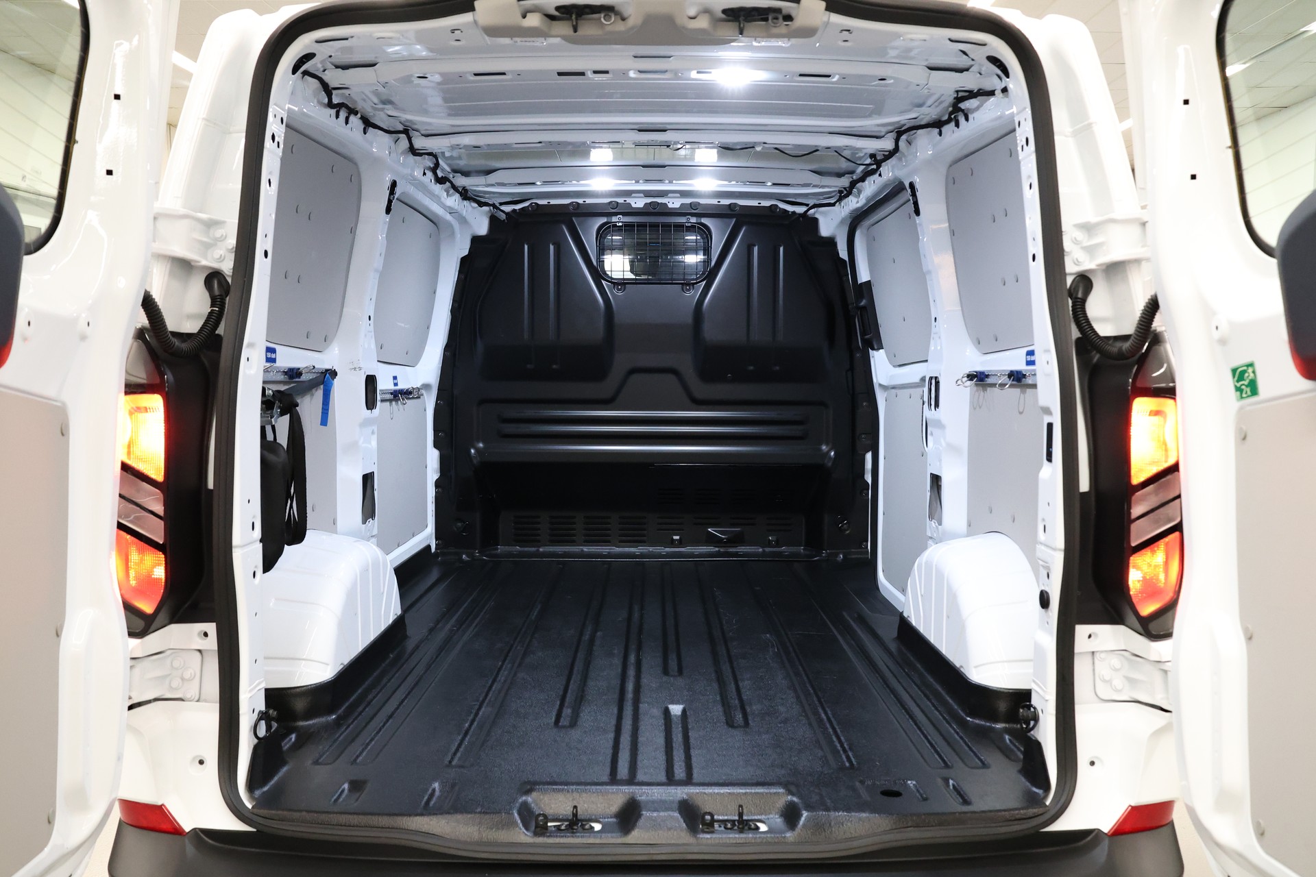 FORD Transit Custom Van 280 L1 2.0 EcoBlue 110 Trend-image-9