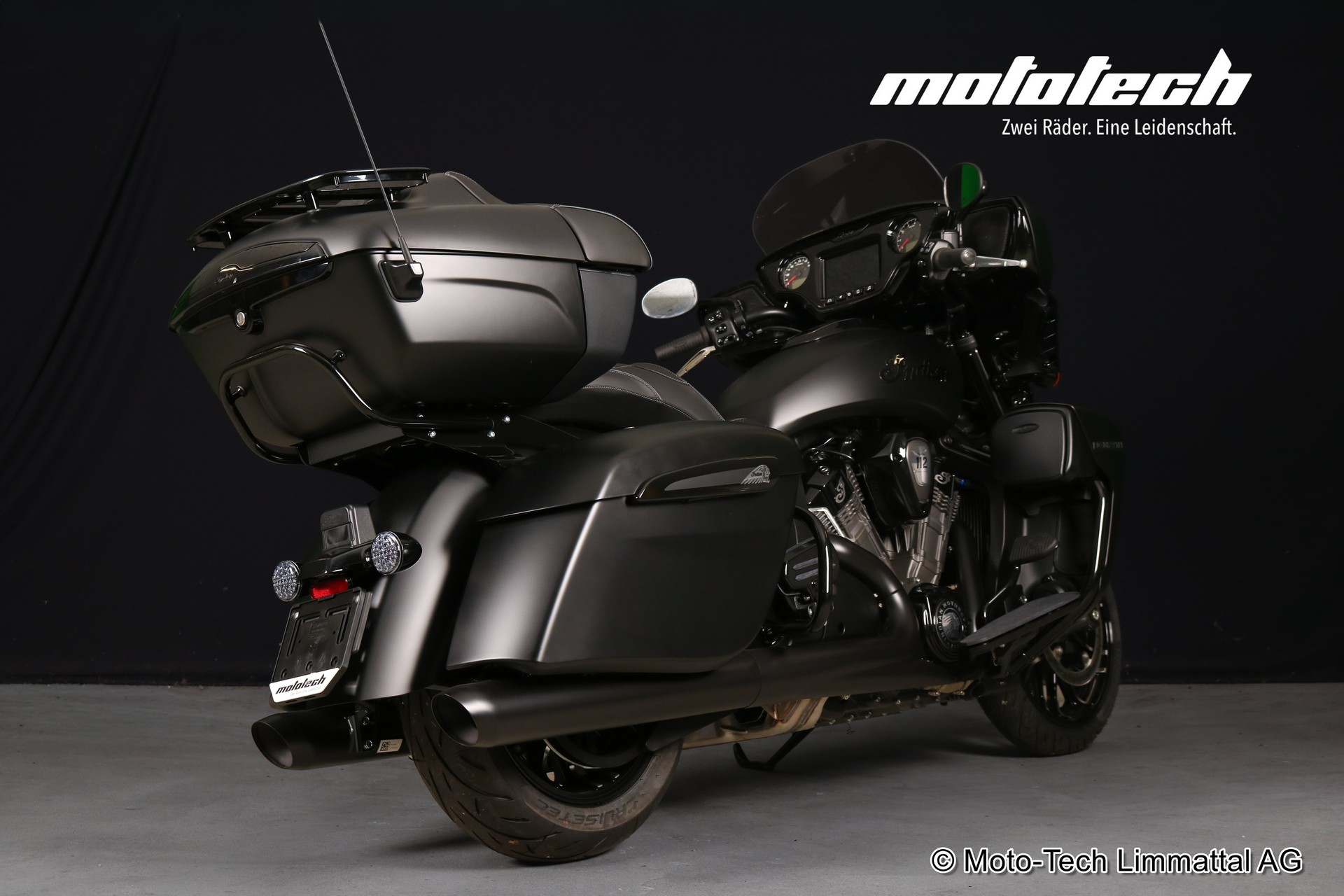 INDIAN Roadmaster Power Plus Dark Horse-showroom-element-2