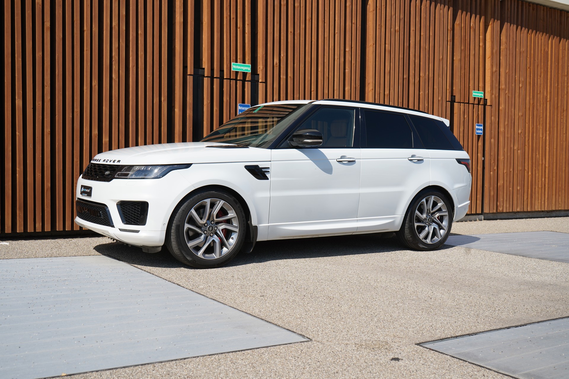 LAND ROVER RANGE ROVER SPORT 4.4 SDV8 AUTOBIOGRAPHY DYNAMIC AUTOMATIC BLACK l 340 PS-image-6