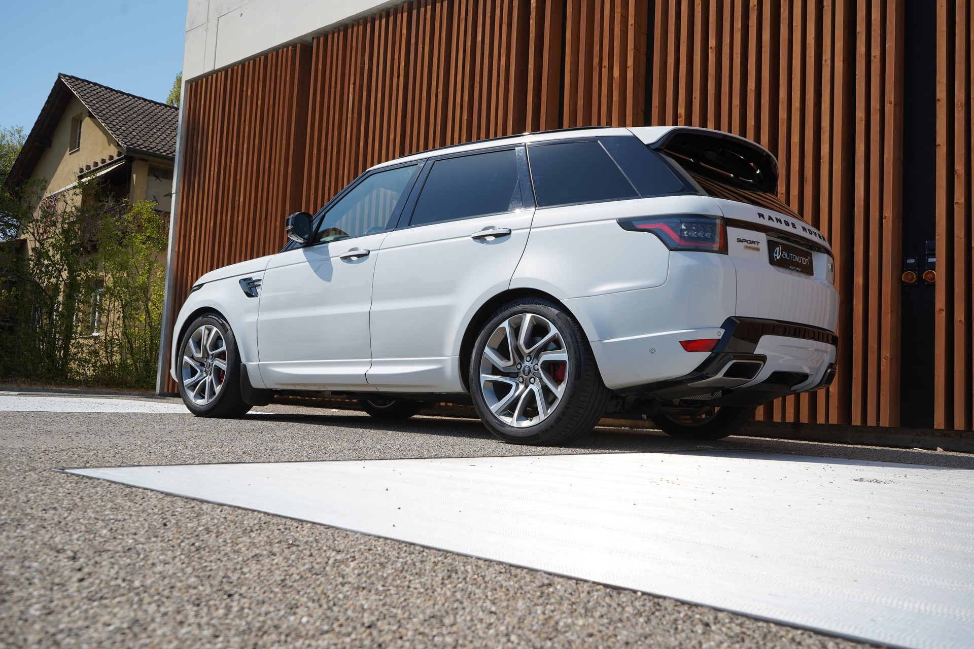 LAND ROVER RANGE ROVER SPORT 4.4 SDV8 AUTOBIOGRAPHY DYNAMIC AUTOMATIC BLACK l 340 PS-image-8