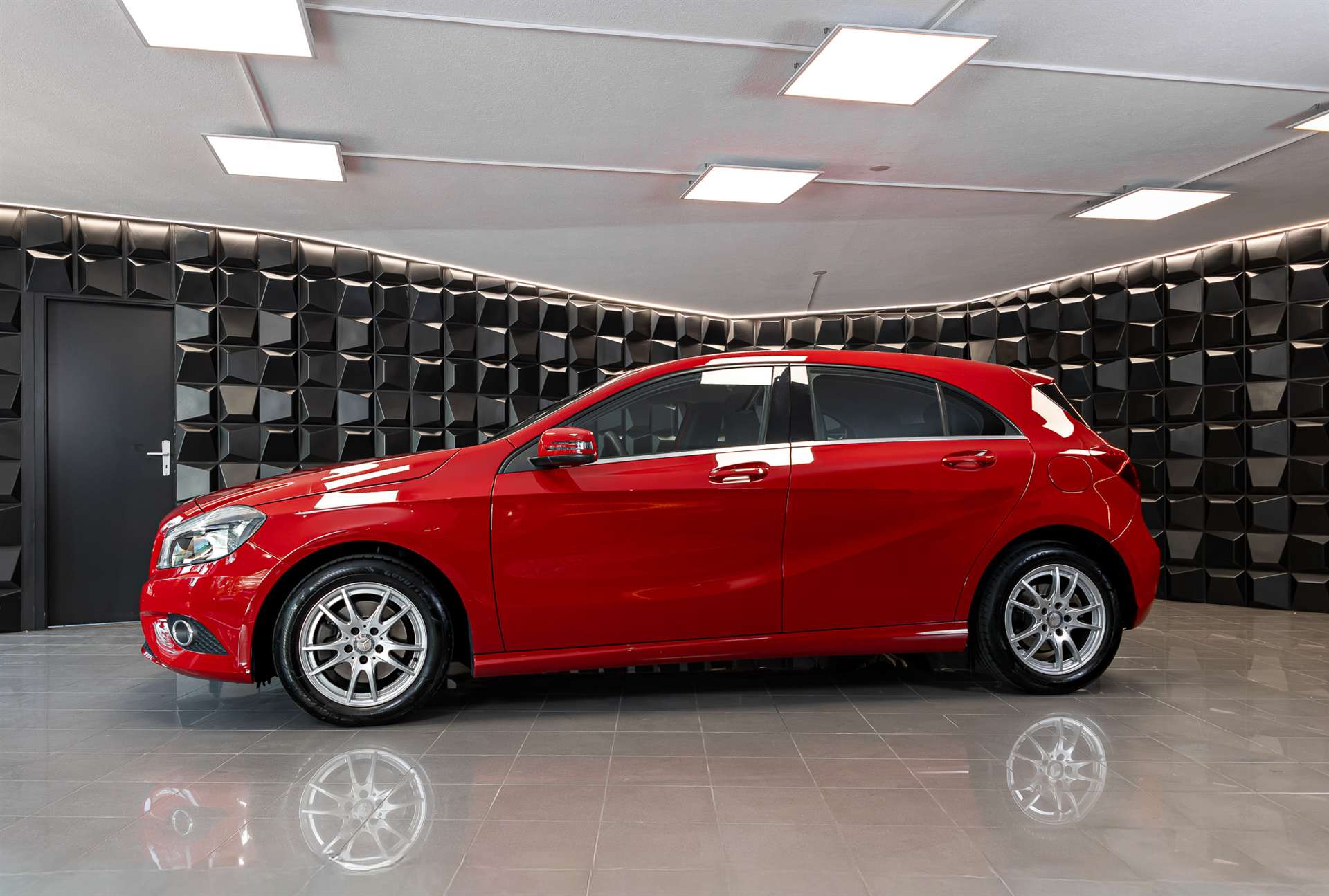 MERCEDES-BENZ A 180 Style 7G-DCT-showroom-element-1