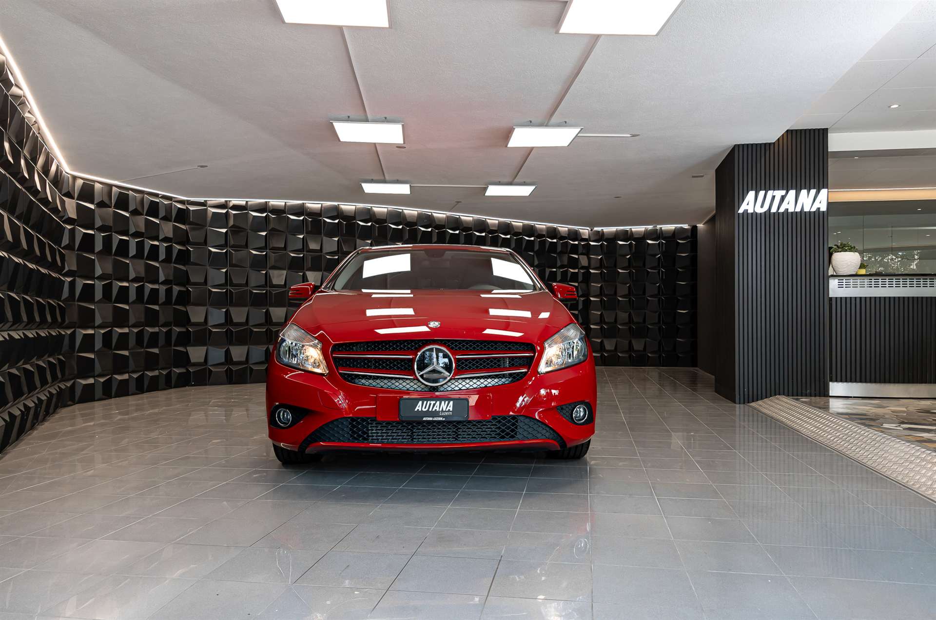 MERCEDES-BENZ A 180 Style 7G-DCT-showroom-element-3