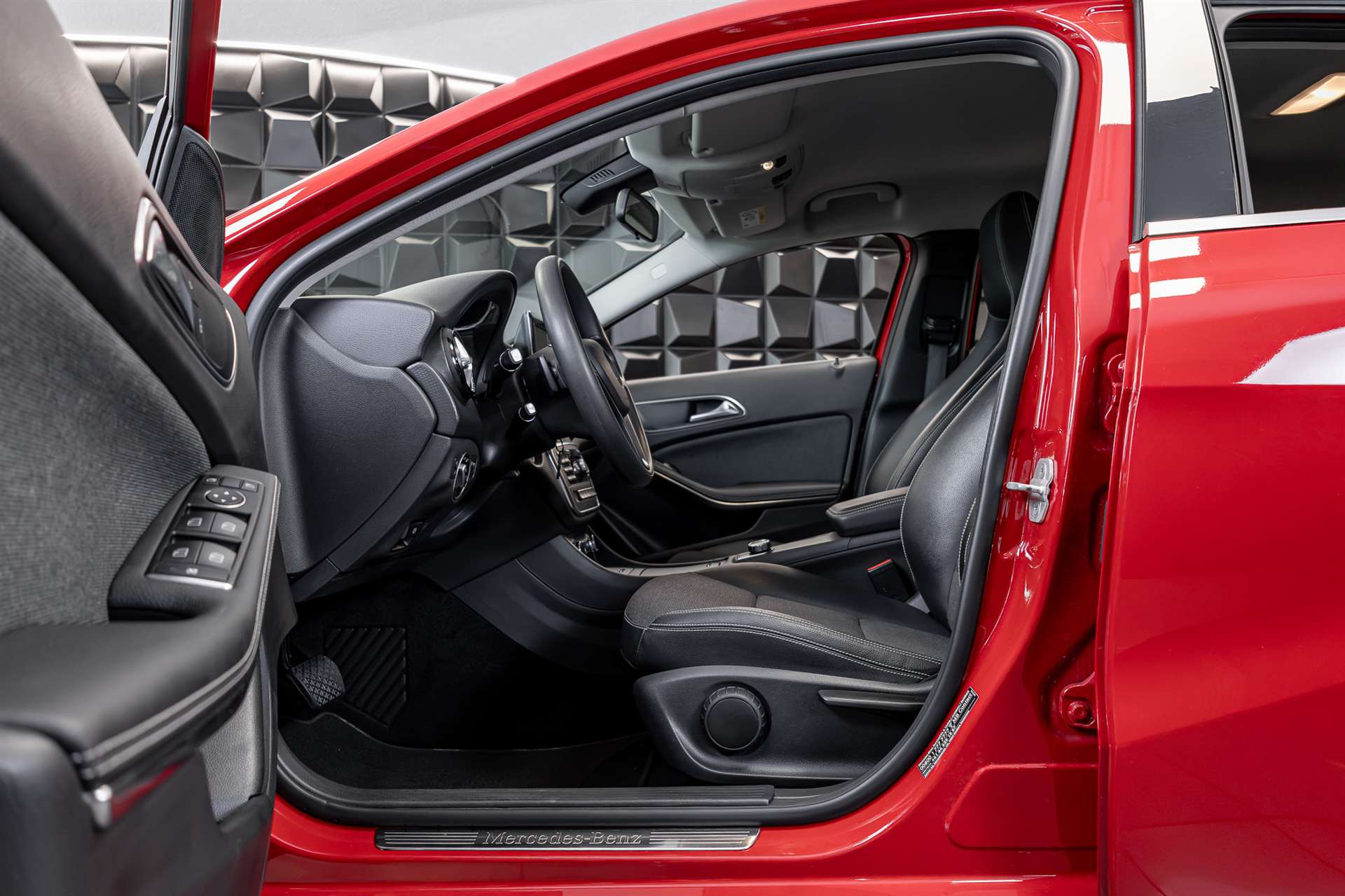 MERCEDES-BENZ A 180 Style 7G-DCT-image-11