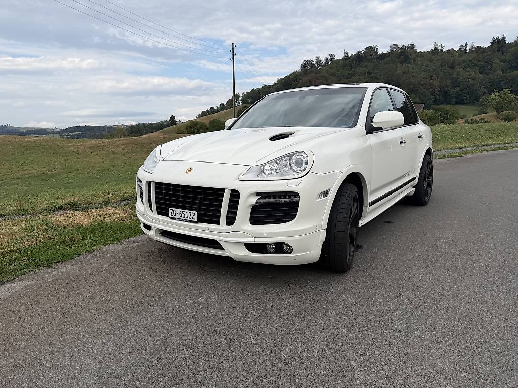 PORSCHE CAYENNE-image-0