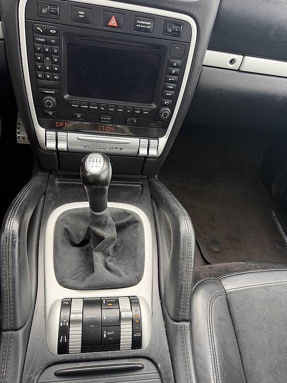 PORSCHE CAYENNE-image-3