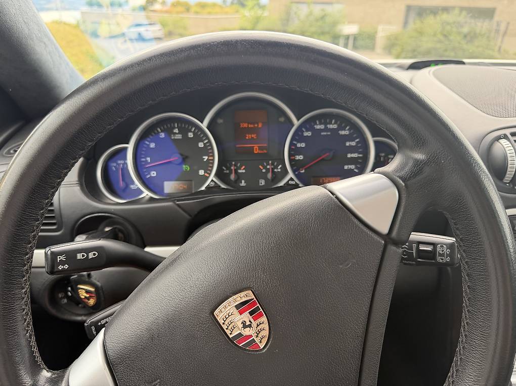 PORSCHE CAYENNE-image-4