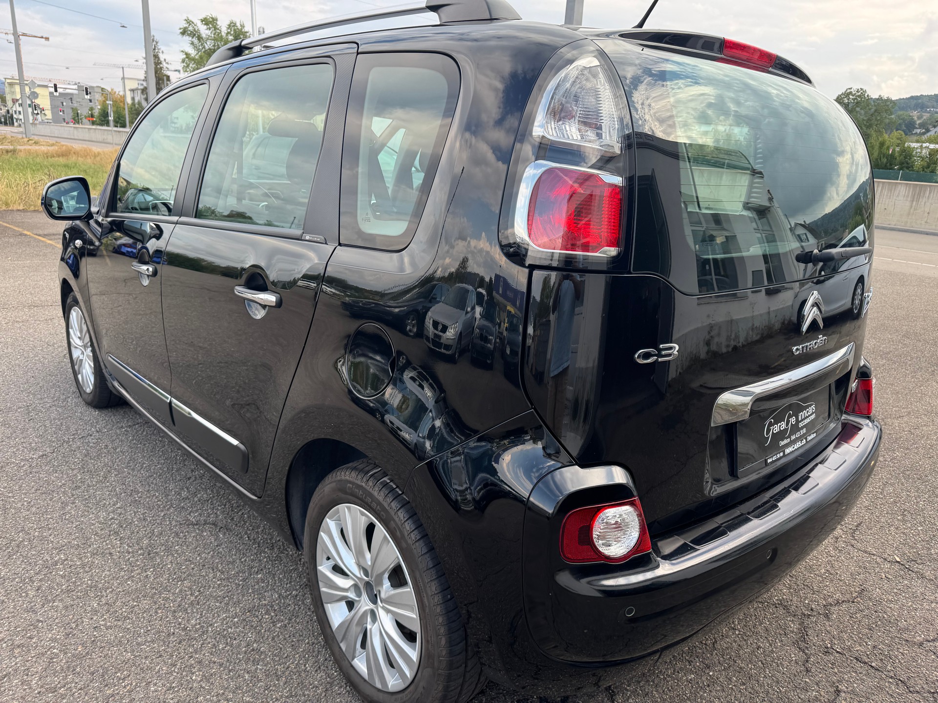 CITROEN C3 Picasso 1.6 HDi Exclusive EGS6-image-1
