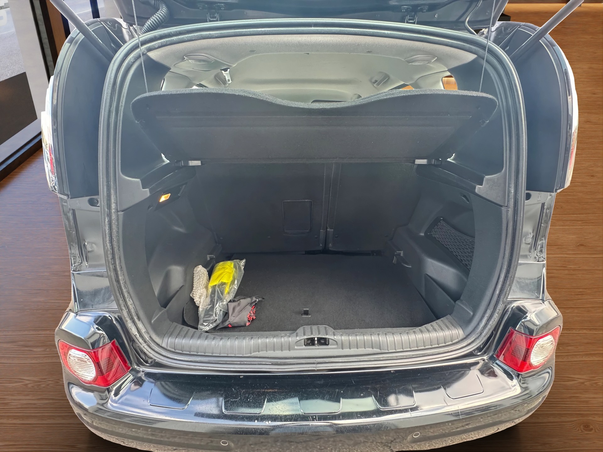 CITROEN C3 Picasso 1.6 HDi Exclusive EGS6-image-7