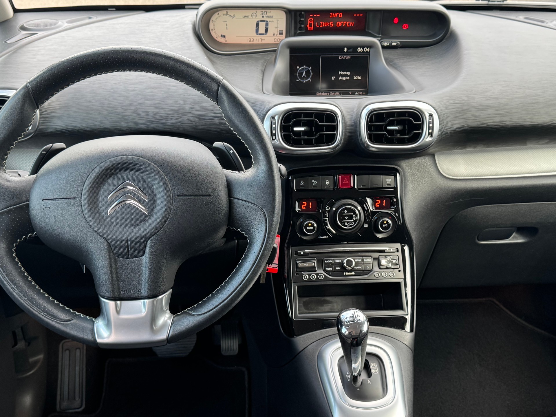 CITROEN C3 Picasso 1.6 HDi Exclusive EGS6-image-5