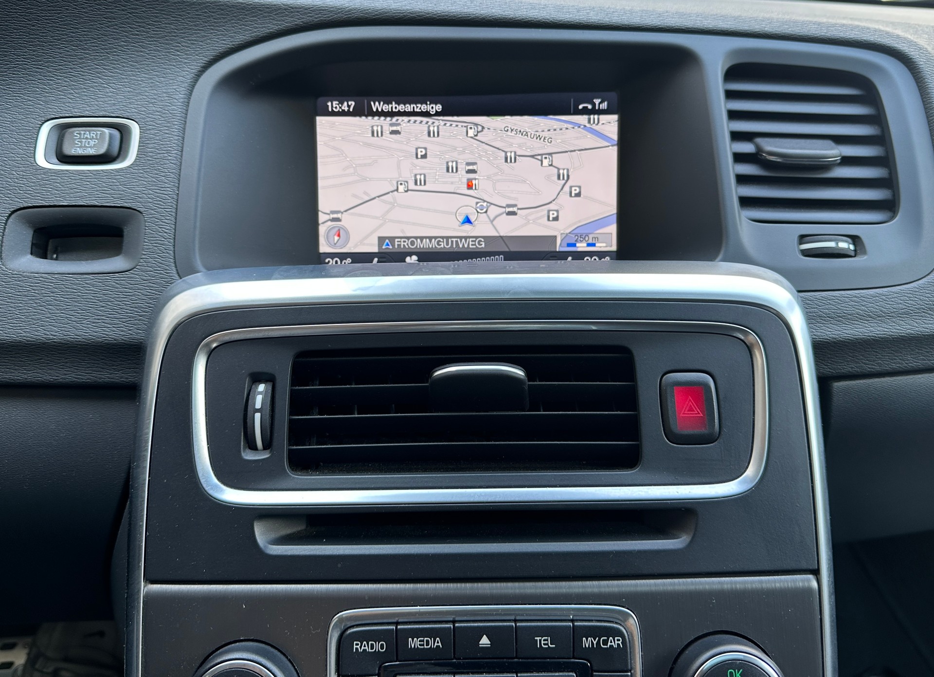 VOLVO V60 T6 AWD Summum Heico Geartronic-image-10