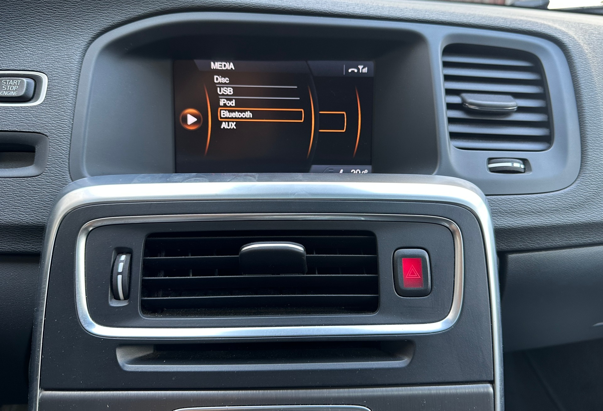 VOLVO V60 T6 AWD Summum Heico Geartronic-image-9