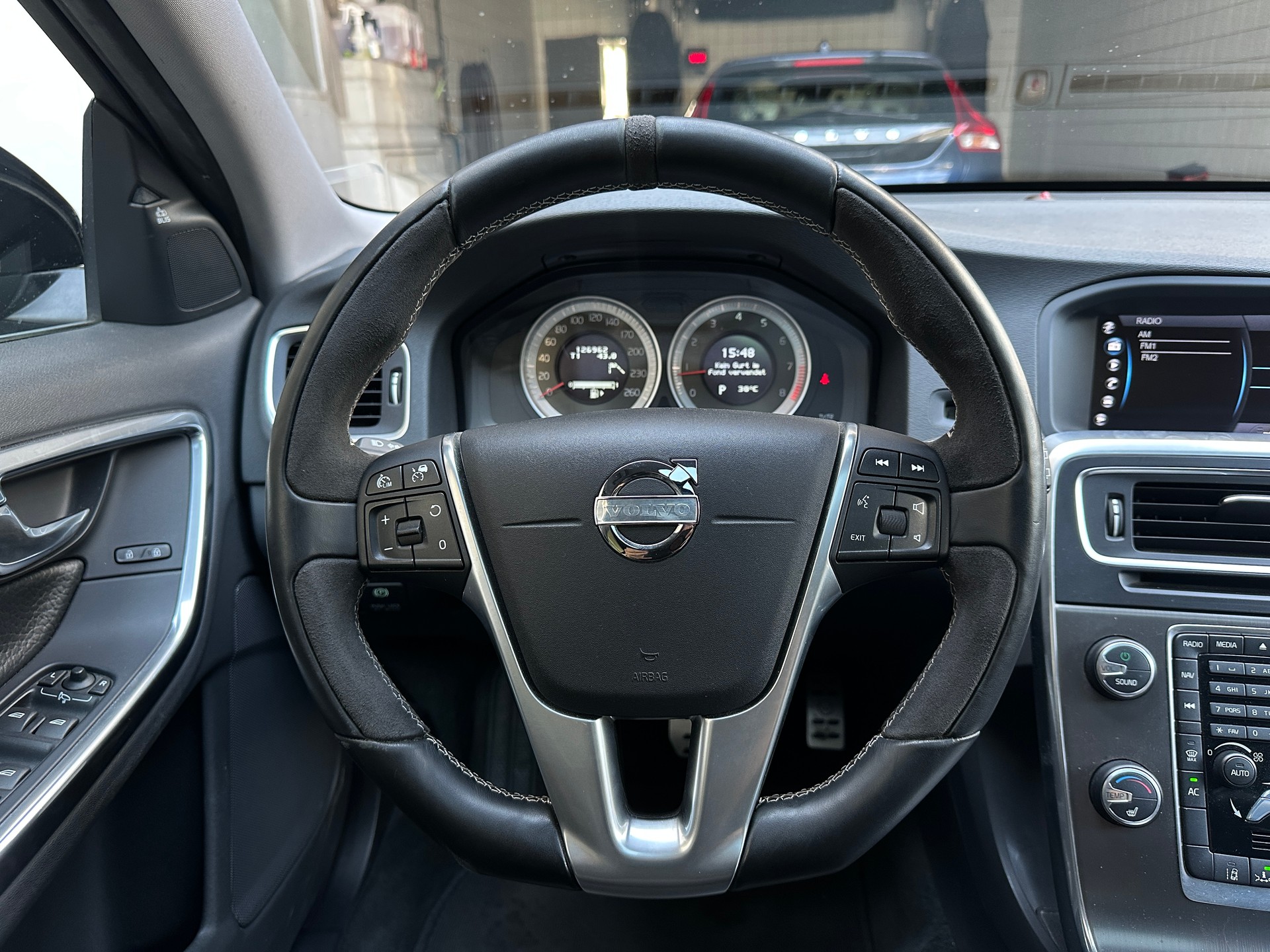 VOLVO V60 T6 AWD Summum Heico Geartronic-image-5