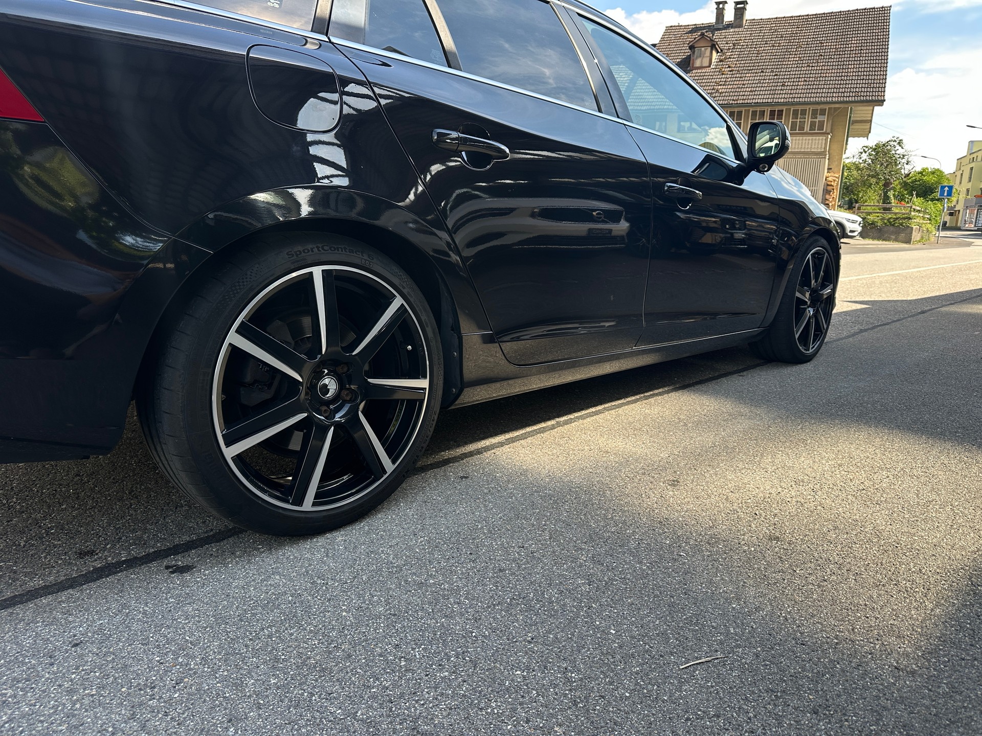 VOLVO V60 T6 AWD Summum Heico Geartronic-image-15