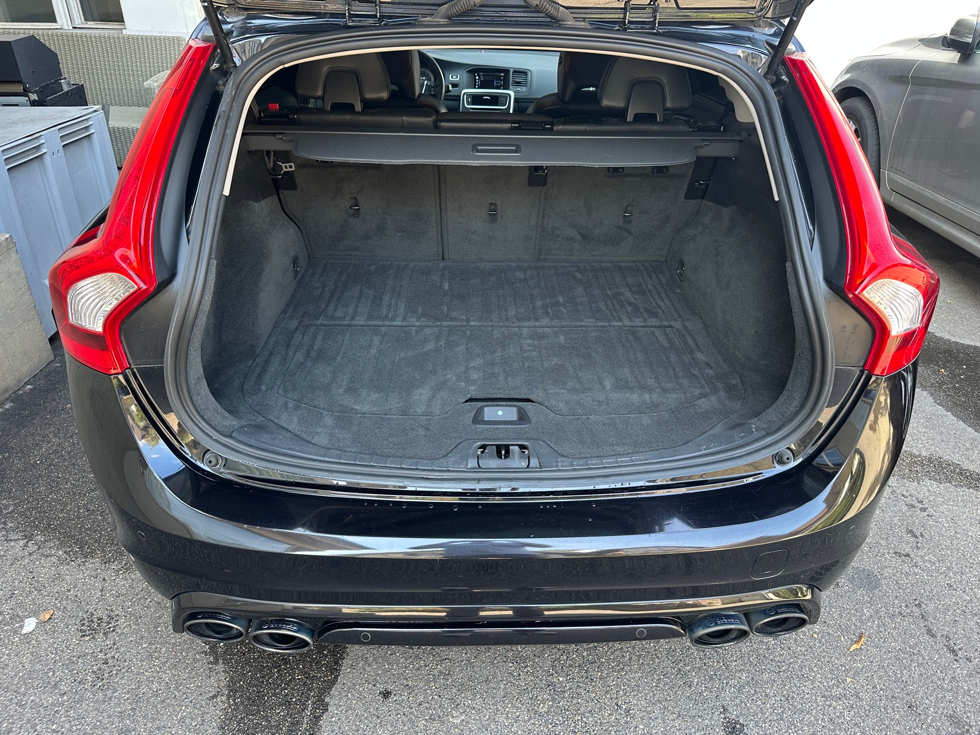 VOLVO V60 T6 AWD Summum Heico Geartronic-image-13