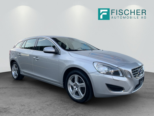VOLVO V60 D5 AWD Summum-image-0