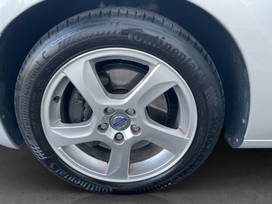 VOLVO V60 D5 AWD Summum-image-14