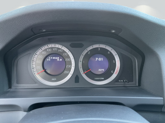 VOLVO V60 D5 AWD Summum-image-10