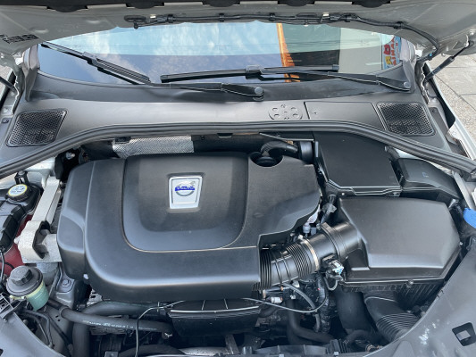 VOLVO V60 D5 AWD Summum-image-13