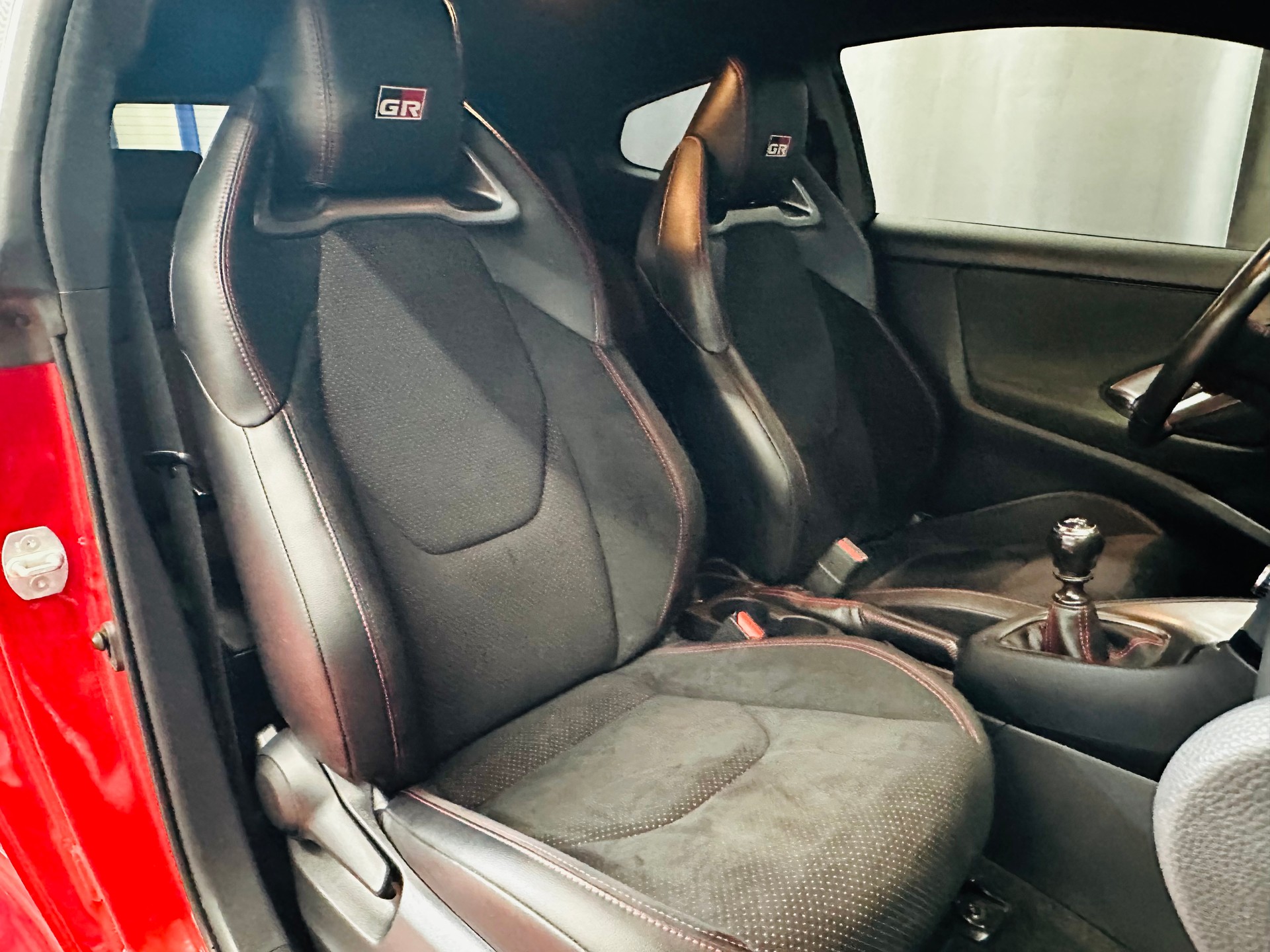 TOYOTA Yaris 1.6 GR Sport Pack Circuit-image-13