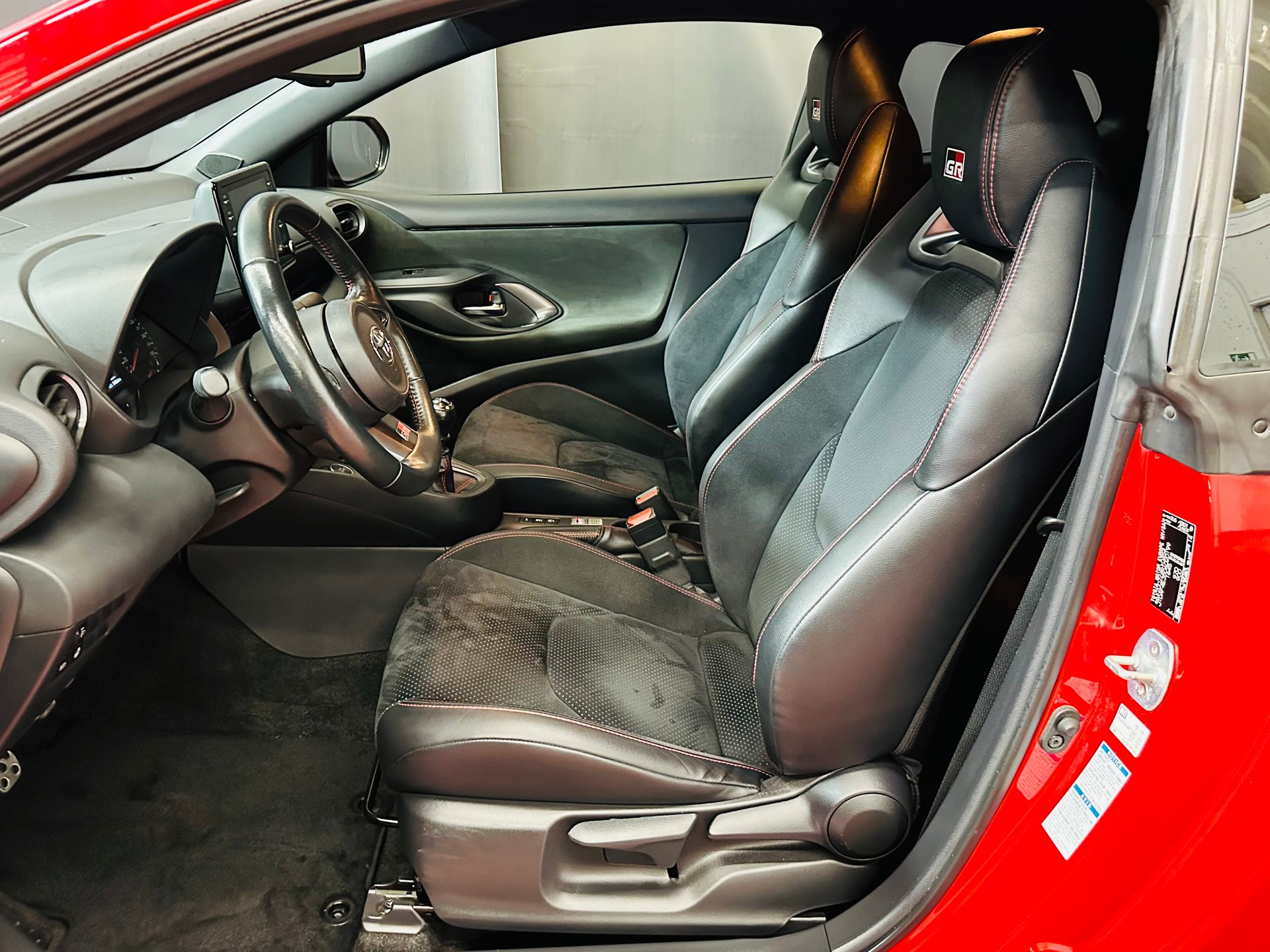 TOYOTA Yaris 1.6 GR Sport Pack Circuit-image-12