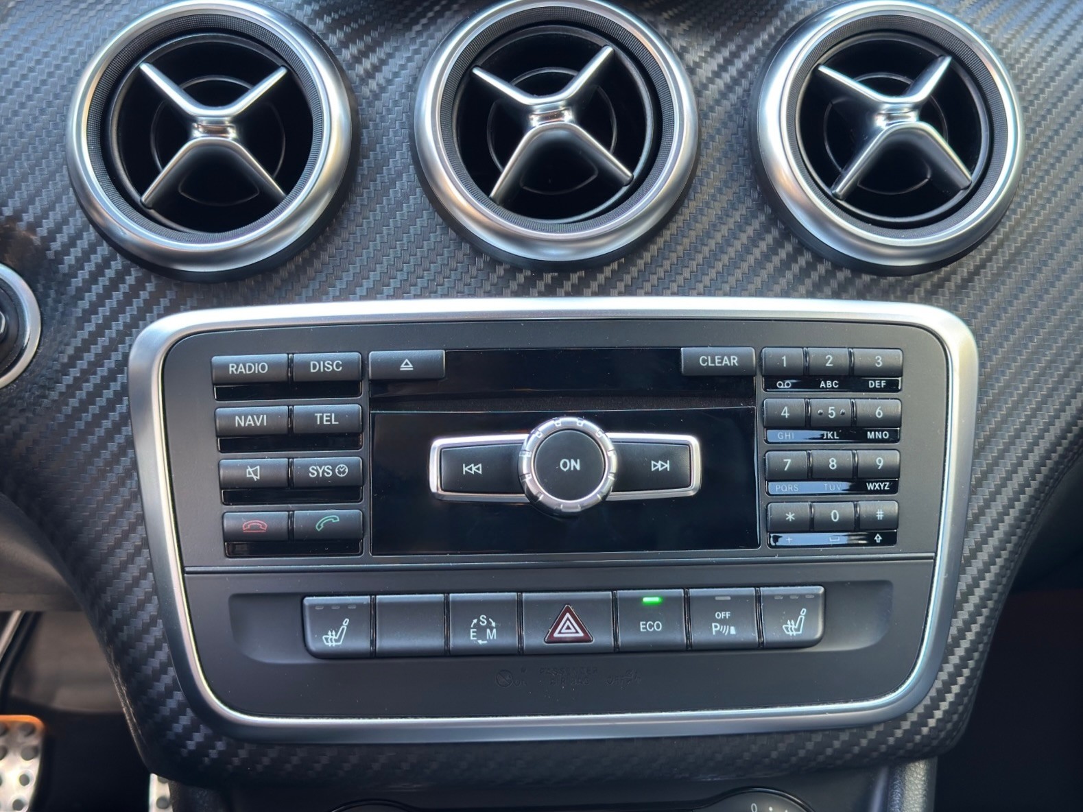 MERCEDES-BENZ A 180 AMG Line 7G-DCT-image-16