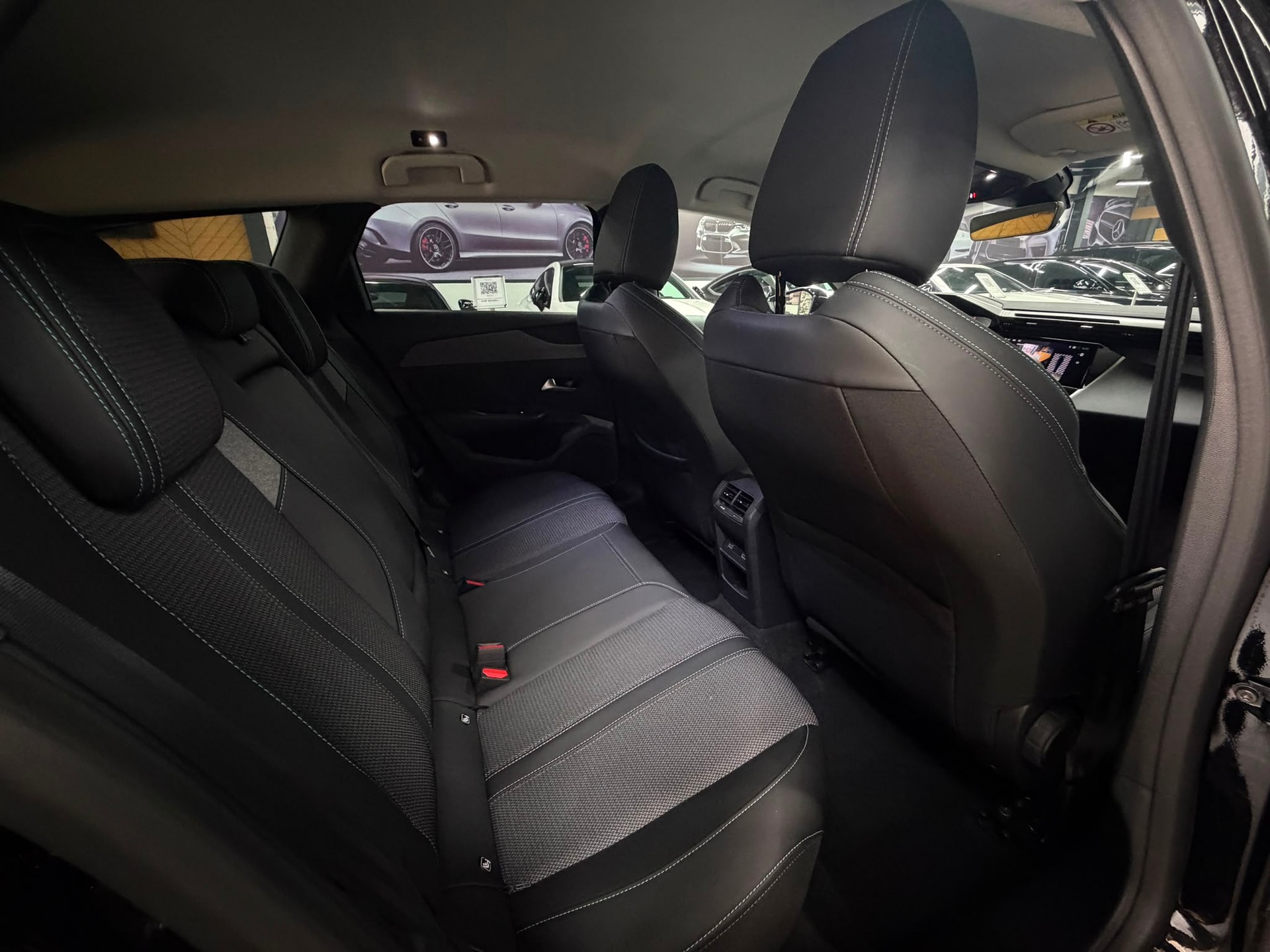 PEUGEOT 308 SW 1.2 HEV 145 Allure-image-17
