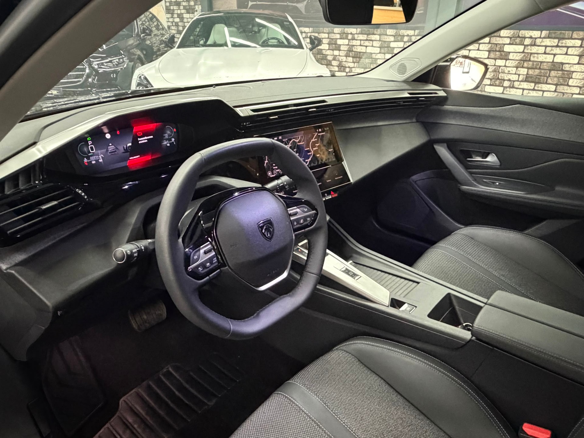 PEUGEOT 308 SW 1.2 HEV 145 Allure-image-9