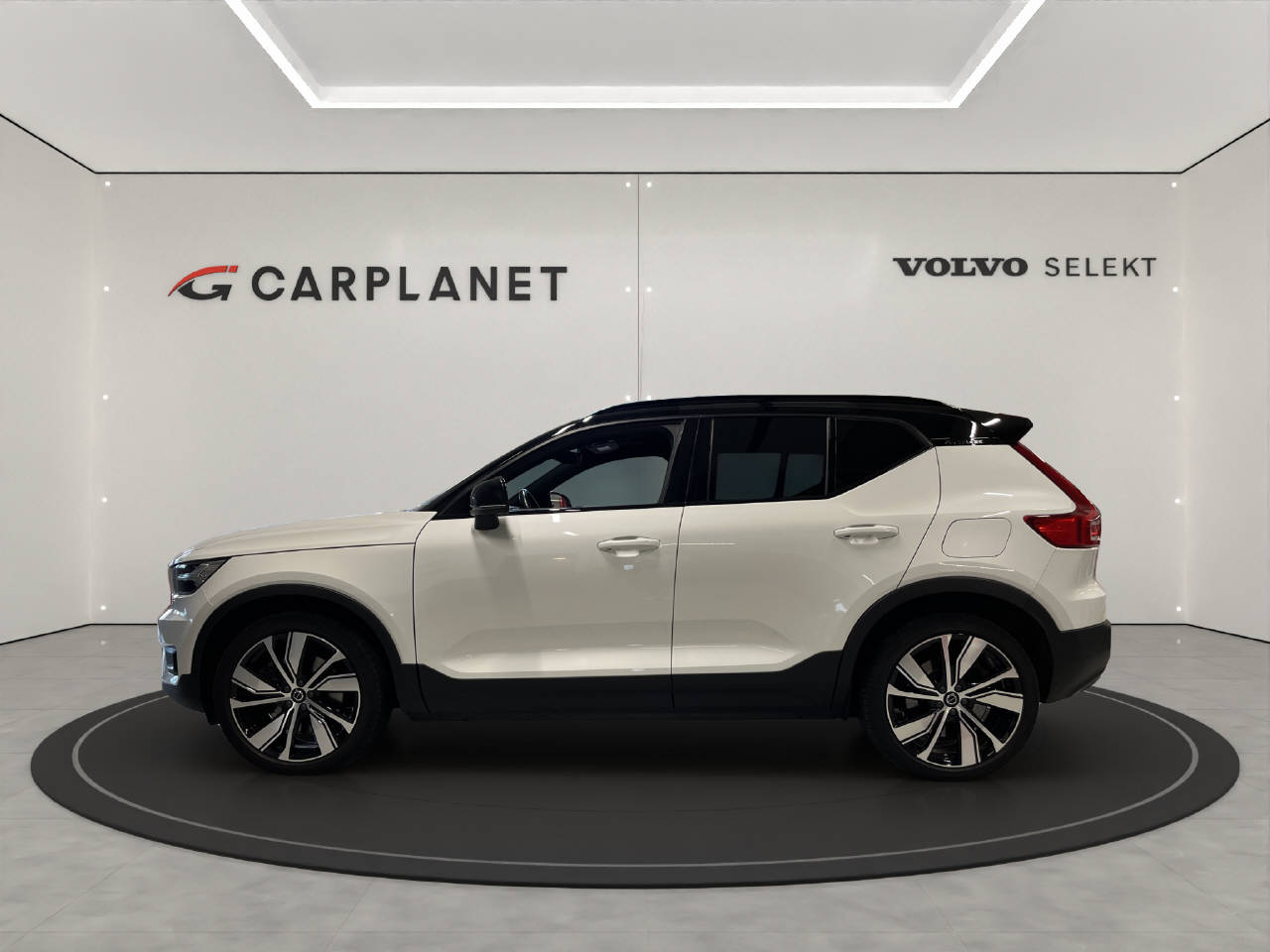 VOLVO XC40 P8 Twin R-Design AWD-image-2