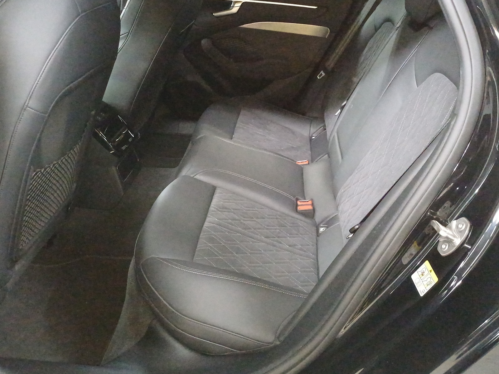 AUDI A6 Avant e-hybrid quattro 220 kW S tronic-image-11