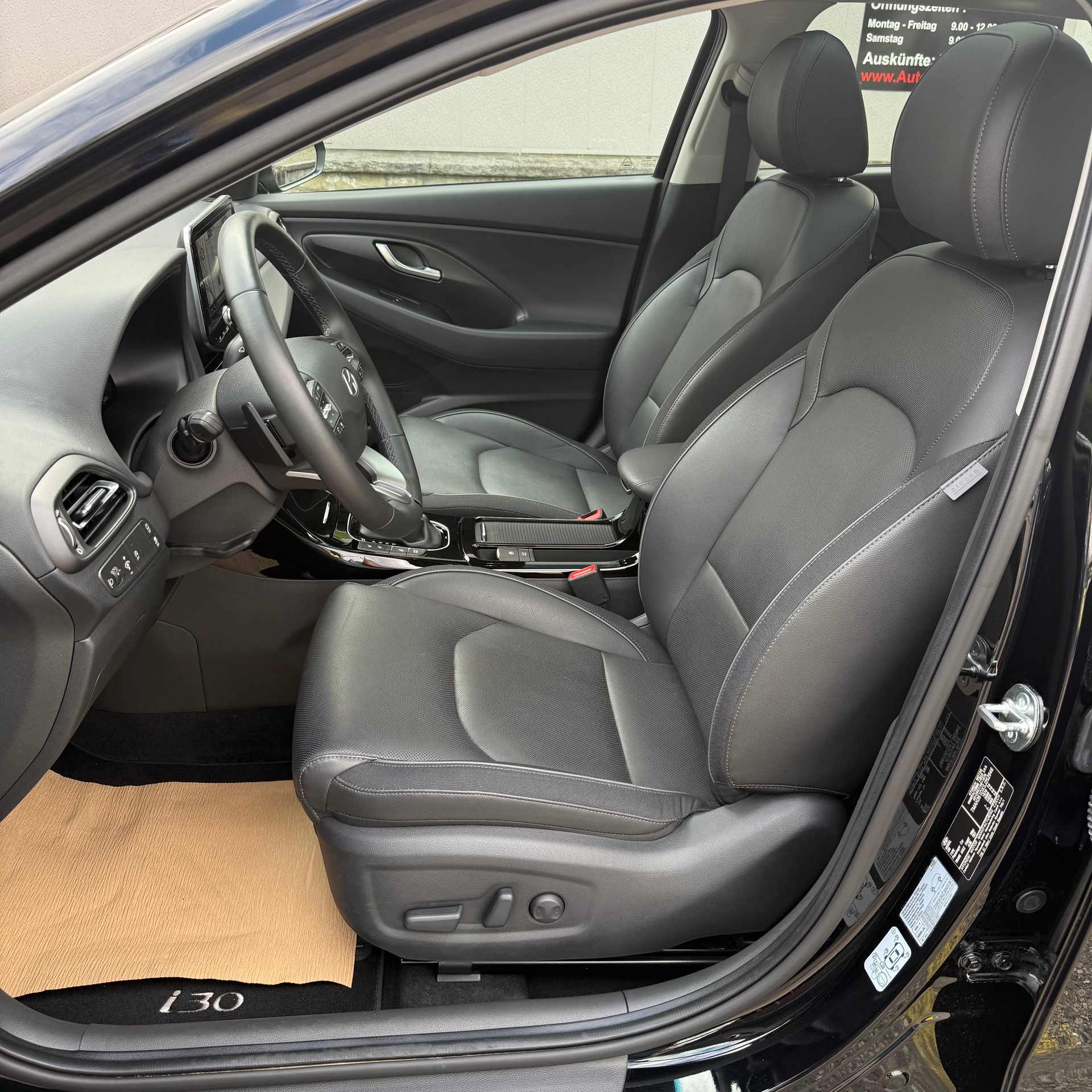 HYUNDAI i30 1.5 T-GDi Vertex 48V MH DCT *CH-FAHRZEUG*-image-9