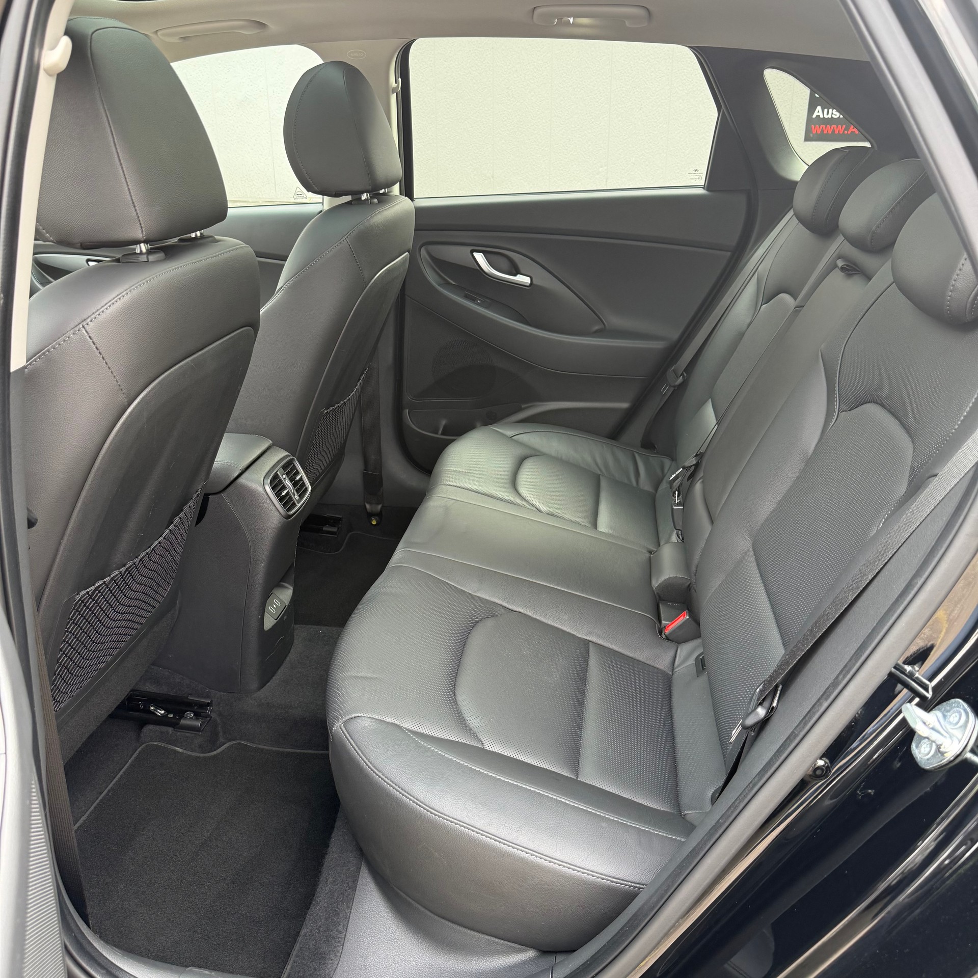 HYUNDAI i30 1.5 T-GDi Vertex 48V MH DCT *CH-FAHRZEUG*-image-11