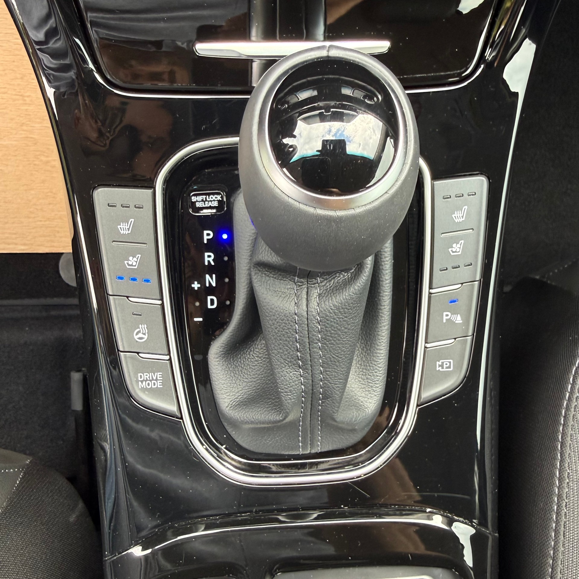 HYUNDAI i30 1.5 T-GDi Vertex 48V MH DCT *CH-FAHRZEUG*-image-19