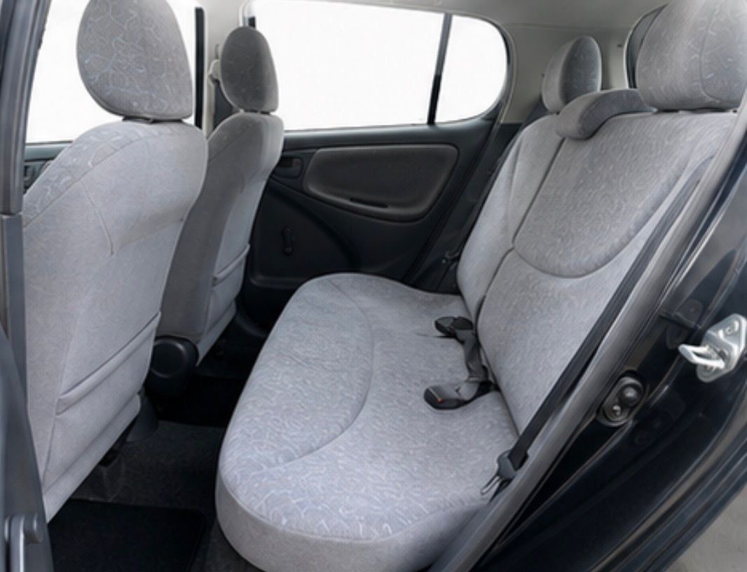 TOYOTA Yaris 1.3 Linea Sol-image-7